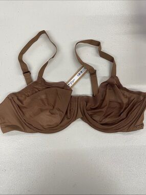 SKIMS molded no show unlined bra Jasper 40C